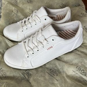 Taos White Sneaker